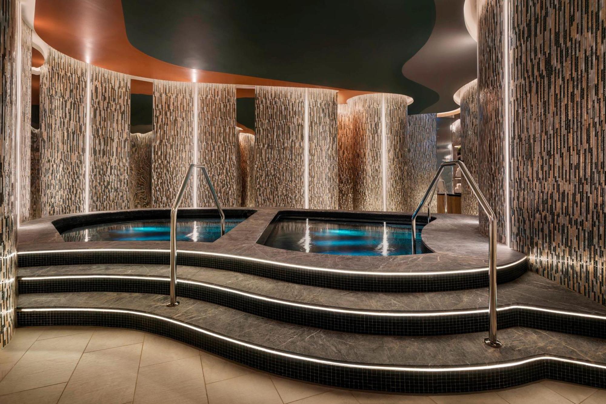 Hotel W Brisbane Extérieur photo The spa at The Ivy Spa