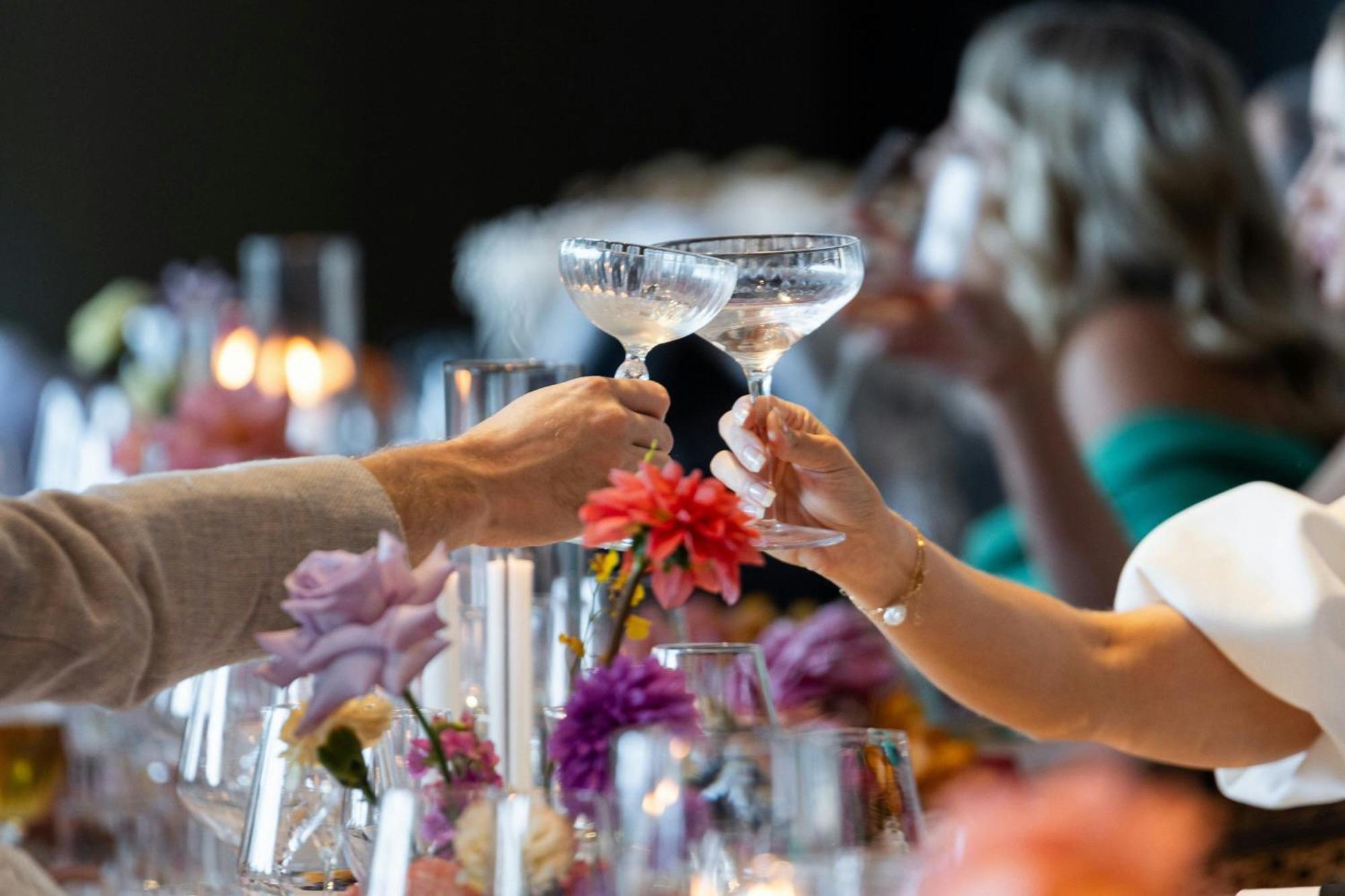 Hotel W Brisbane Extérieur photo A toast at a wedding